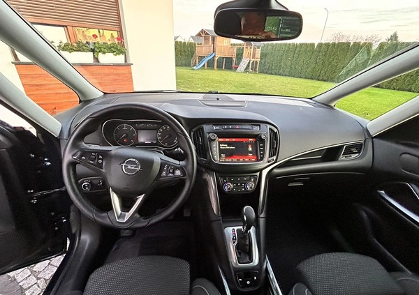 Opel Zafira cena 39600 przebieg: 236000, rok produkcji 2016 z Jawor małe 781